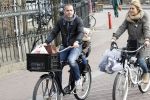 Amsterdam 21 februari 2012
Johnny Charlotte en Jezebel op de fiets in Amsterdam.
Peter Smulders bv