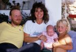 Ibiza, 6 Juli 1988
Kees ter Bruggen met haar gezin
Foto Peter Smulders BV