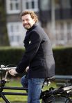 Amsterdam 21 februari 2012
Raymond v d Klundert, Kluun op de fiets in amsterdam.
Peter Smulders bv