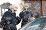 Lech 19 februari 2012
Koningin Beatrix en prinses Mabel Wisse Smit vertrekken vanuit hotel Post met BMW X5 van politie naar ziekenhuis in Innsbruck waar Prins Friso ligt na zijn ski ongeluk.
Peter Smulders bv