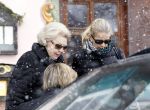 Lech 19 februari 2012
Koningin Beatrix en prinses Mabel Wisse Smit vertrekken vanuit hotel Post met BMW X5 van politie naar ziekenhuis in Innsbruck waar Prins Friso ligt na zijn ski ongeluk.
Peter Smulders bv
