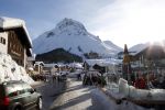 Innsbruck en Lech 18 februari 2012
Prins Friso ligt in het universitair ziekenhuis na zijn ongeluk met lawine in Lech.
Koningin Beatrix en zijn vrouw Prinses Mabel Wisse Smit zoeken hem op.
Peter Smulders bv