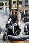 Amsterdam 12 maart 2012
Modeshow Claes Iversen op de wallen. Lieke v lexmond en zut Jetteke op scooter
Peter Smulders bv