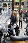 Amsterdam 12 maart 2012
Modeshow Claes Iversen op de wallen. Lieke v lexmond en zut Jetteke op scooter
Peter Smulders bv