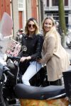 Amsterdam 12 maart 2012
Modeshow Claes Iversen op de wallen. Lieke v lexmond en zut Jetteke op scooter
Peter Smulders bv