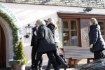 Innsbruck en Lech 18 februari 2012
Prins Friso ligt in het universitair ziekenhuis na zijn ongeluk met lawine in Lech.
Koningin Beatrix en zijn vrouw Prinses Mabel Wisse Smit zoeken hem op.
Peter Smulders bv