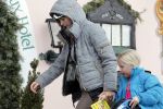 Lech 19 februari 2012
Prinses Maxima arriveert bij hotel Post met prinses Luana en Zaria (rose pak en groene helm) en Prins Willem Alexander en prinses Amalia Ariane en Alexia.
Peter Smulders bv