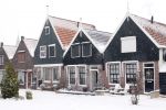 Volendam 3 februari 2012
Huis Monique Smit in de sneeuw.
Peter Smulders bv