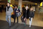 Schiphol 16 februari 2012
Patricia Paay en Nicky v Dam halen Christina Curry en haar vriend op op schiphol.
Peter Smulders bv
