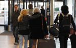 Schiphol 16 februari 2012
Patricia Paay en Nicky v Dam halen Christina Curry en haar vriend op op schiphol.
Peter Smulders bv