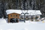Innsbruck en Lech 18 februari 2012
Prins Friso ligt in het universitair ziekenhuis na zijn ongeluk met lawine in Lech.
Koningin Beatrix en zijn vrouw Prinses Mabel Wisse Smit zoeken hem op. de lift die Friso naar het ongelukspunt heeft gebracht bij Zug
Peter Smulders bv