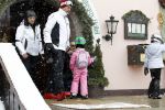 Lech 19 februari 2012
Prinses Maxima Prins Willem Alexander Prinses laurentien Prins Constantin Prinses Mabel Wisse Smit en de prinsesjes Amalia Ariane Alexia Eloise Claus Cazimir Luana en Zaria gaan skien en vertrekken bij Hotel Post.
Peter Smulders bv