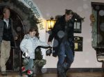 Lech 19 februari 2012
Prinses mabel Wisse Smit en Prins Willem Alexander vertrekken vanuit Hotel Post naar het ziekenhuis in Innsbruck waar Prins Friso ligt na zijn skiongeluk. Prinses Amalia Ariane en Alexia vertrekken met aupair.
Peter Smulders bv