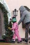 Lech 19 februari 2012
Prinses Maxima arriveert bij hotel Post met prinses Luana en Zaria (rose pak en groene helm) en Prins Willem Alexander en prinses Amalia Ariane en Alexia.
Peter Smulders bv