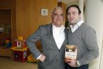 Utrecht 3 februari 2012
Rik en zijn zoon Erik Felderhof (uitgever) stellen boeken beschikbaar voor de vrijwilligers van het Ronald Mc Donald huis in Utrecht.
Peter Smulders bv