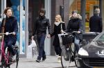 Amsterdam 5 maart 2012
Simon Keizer en zijn vriendin Annemarie aan het winkelen op de pc hooftstraat.
Peter Smulders bv