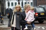 Amsterdam 18 maart 2012
Wendy v Dijk en Erland Galjaard met dochter Lizzy bij de babyshower van Nicolette v Dam.
Peter Smulders bv