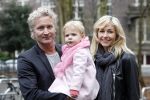 Amsterdam 18 maart 2012
Wendy v Dijk en Erland Galjaard met dochter Lizzy bij de babyshower van Nicolette v Dam.
Peter Smulders bv