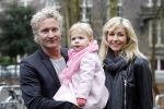 Amsterdam 18 maart 2012
Wendy v Dijk en Erland Galjaard met dochter Lizzy bij de babyshower van Nicolette v Dam.
Peter Smulders bv