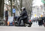 Amsterdam 17 maart 2012
Willem holleeder op vespa scooter in Amsterdam. Het zijn de eerste foto's in Amsterdam na zijn vrijlating.
Fototo's Edwin Smulders/Ferry de Kok