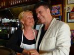 Benidorm, 7 Maart 2013
Andy de Wit ( Ad v d Hurk) voor en optreden in Cafe Rest. 
De Blauwe Walvis. Andy met zijn dochter
Foto Peter Smulders BV