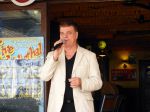 Benidorm, 7 Maart 2013
Andy de Wit ( Ad v d Hurk) voor en optreden in Cafe Rest. 
De Blauwe Walvis
Foto Peter Smulders BV