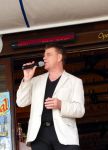 Benidorm, 7 Maart 2013
Andy de Wit ( Ad v d Hurk) voor en optreden in Cafe Rest. 
De Blauwe Walvis
Foto Peter Smulders BV