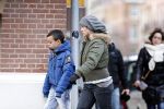 Amsterdam 18 maart 2013
Zangeres Anouk met haar zoon op straat in Amsterdam.
Peter Smulders bv