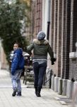 Amsterdam 18 maart 2013
Zangeres Anouk met haar zoon op straat in Amsterdam.
Peter Smulders bv