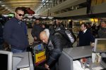 Schiphol 13 maart 2013
Badr Hari en Estelle Cruijff vertrekken vanaf schiphol naar Zagreb waar Badr een K1 event heeft. Badr met zijn trainer Mike
Peter Smulders bv