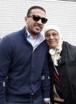 Schiphol 17 maart 2013
Badr Hari en Estelle Cruijff komen terug van de K1 finale in Zagreb waar Badr zijn voet gebroken heeft . Badr wordt in een rolstoel naar zijn auto gebracht. Badr met zijn moeder
Peter Smulders bv
