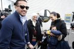 Schiphol 17 maart 2013
Badr Hari en Estelle Cruijff  komen terug van de K1 finale in Zagreb waar Badr zijn voet gebroken heeft . Badr wordt in een rolstoel naar zijn auto gebracht.
Peter Smulders bv