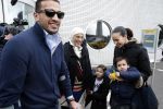 Schiphol 17 maart 2013
Badr Hari en Estelle Cruijff  komen terug van de K1 finale in Zagreb waar Badr zijn voet gebroken heeft . Badr wordt in een rolstoel naar zijn auto gebracht.
Peter Smulders bv