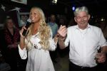 Scheveningen 14 maart 2013
Opening Barbie's bar van Barbie (Samantha de Jong) en haar man Michael v d Plas. Barbie met schoonvader
Peter Smulders bv