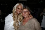 Scheveningen 14 maart 2013
Opening Barbie's bar van Barbie (Samantha de Jong) en haar man Michael v d Plas. Barbie met moeder
Peter Smulders bv