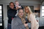 Loosdrecht 21 februari 2013
Presentatie rtl5 programma Huisje boompje Barbie met Samantha de Jong Michael v d Plas en dochter Angelina bij het witte huis. met Manager Jake Hampel
Peter Smulders bv