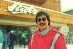 Lech, 20 Februari 1989
Bob Huitink, werkzaam als fotograaf voor Joop van Tellingen BV bij wintersport Kon. familie met o.a. Yolanda Adriaanse en Prins Willem Alexander
Foto Peter Smulders BV