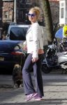 Amsterdam 5 maart 2013
Bridget Maasland laat haar hond uit.
Peter Smulders bv