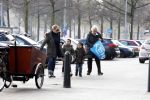 Amsterdam 18 maart 2013
Connie Breukhoven met haar hulp Jannie en kleinkinderen.
Peter Smulders bv