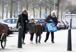 Amsterdam 18 maart 2013
Connie Breukhoven met haar hulp Jannie en kleinkinderen.
Peter Smulders bv