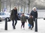 Amsterdam 18 maart 2013
Connie Breukhoven met haar hulp Jannie en kleinkinderen.
Peter Smulders bv