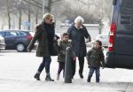 Amsterdam 18 maart 2013
Connie Breukhoven met haar hulp Jannie en kleinkinderen.
Peter Smulders bv