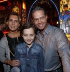 Amsterdam 11 maart 2013
Presentatie cd Danny de Munk uitgereikt door Gerard Joling.
Ook Danny zijn vrouw Jenny en zijn zoon waren aanwezig.
Peter Smulders bv