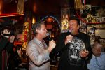 Amsterdam 11 maart 2013
Presentatie cd Danny de Munk uitgereikt door Gerard Joling.
Ook Danny zijn vrouw Jenny en zijn zoon waren aanwezig.
Peter Smulders bv