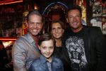 Amsterdam 11 maart 2013
Presentatie cd Danny de Munk uitgereikt door Gerard Joling.
Ook Danny zijn vrouw Jenny en zijn zoon waren aanwezig.
Peter Smulders bv