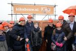 Utrecht 15 maart 2013
Frans Bauer Andre v Duin Antoinette Hertsenberg en Erica Terpstra leggen de eerste steen daar waar het nieuwe Kika kinderziekenhuis moet komen.
Peter Smulders bv