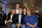 Utrecht 15 maart 2013
Frans Bauer Andre v Duin Antoinette Hertsenberg en Erica Terpstra leggen de eerste steen daar waar het nieuwe Kika kinderziekenhuis moet komen.
Peter Smulders bv