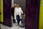 Schiphol 17 maart 2013
Badr Hari en Estelle Cruijff komen terug van de K1 finale in Zagreb waar Badr zijn voet gebroken heeft . Badr wordt in een rolstoel naar zijn auto gebracht. moeder Estelle
Peter Smulders bv