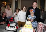 Amsterdam 6 maart 2013
Frans Bauer met Mariska Christiaan Frans Lucas en Jan in carre voor zijn 1000e optreden en de 8 e verjaardag van Frans Jr. Mariska heeft de taarten gemaakt.
Peter Smulders bv