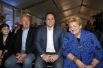 Utrecht 15 maart 2013
Frans Bauer Andre v Duin Antoinette Hertsenberg en Erica Terpstra leggen de eerste steen daar waar het nieuwe Kika kinderziekenhuis moet komen.
Peter Smulders bv